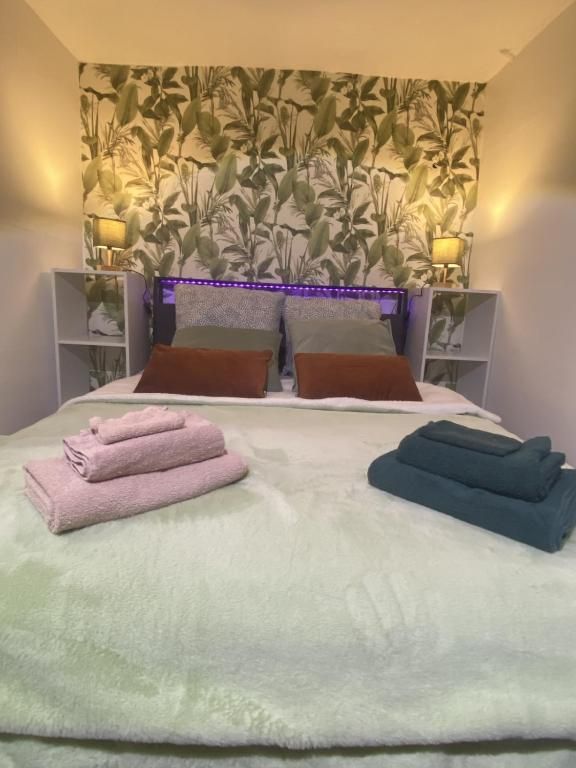 Chambre avec lit double